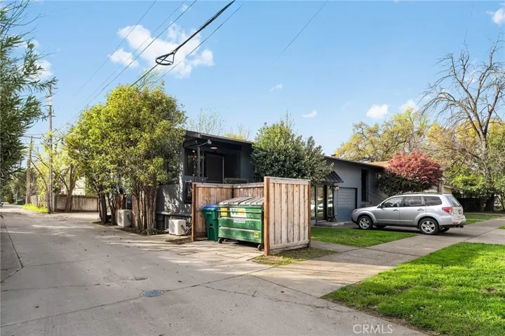 131 W 3RD