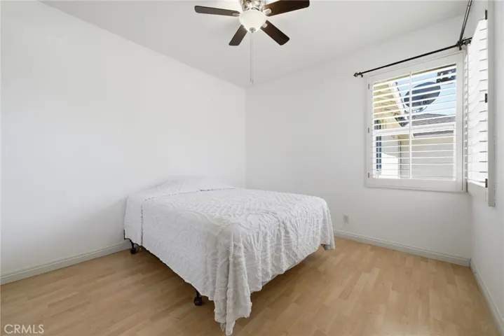 Another secondarybedroom.