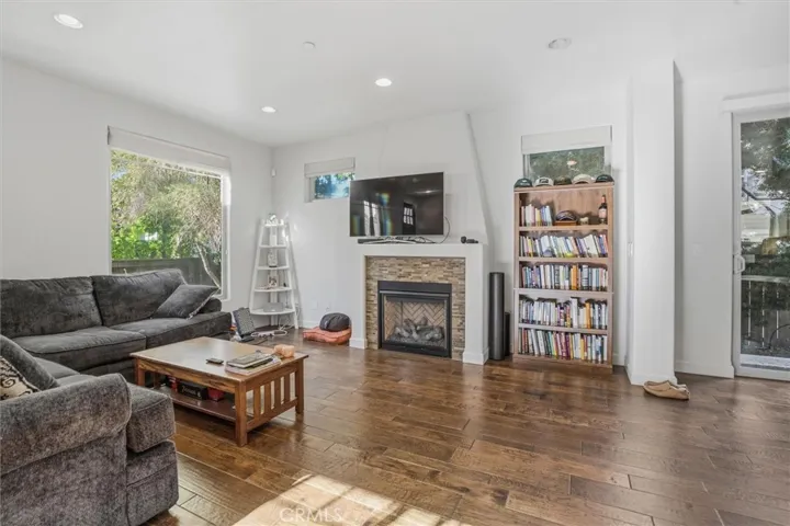 879 Islay, San Luis Obispo, California 93401