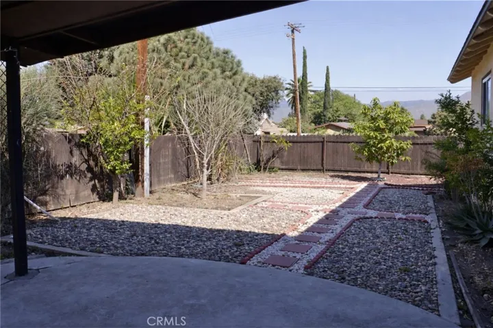 Northview of Yard from Patio