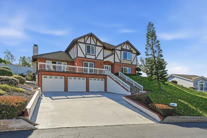 2525 Dundee Way, Vista, California 92081