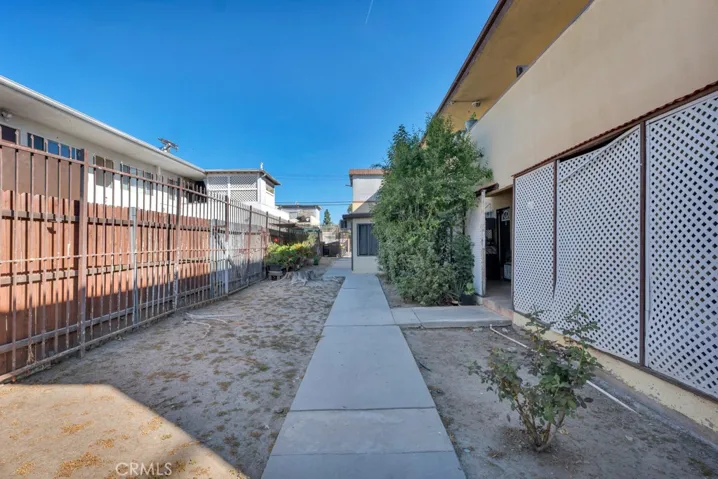 17945 Roscoe Blvd, Northridge, California 91325