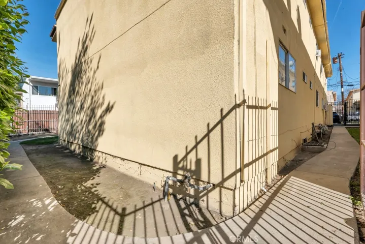 17945 Roscoe Blvd, Northridge, California 91325