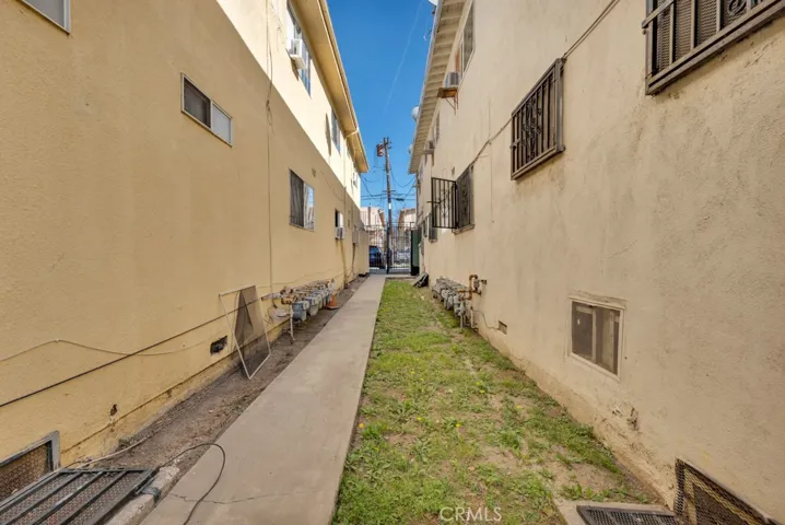 17945 Roscoe Blvd, Northridge, California 91325