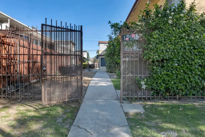 17945 Roscoe Blvd, Northridge, California 91325