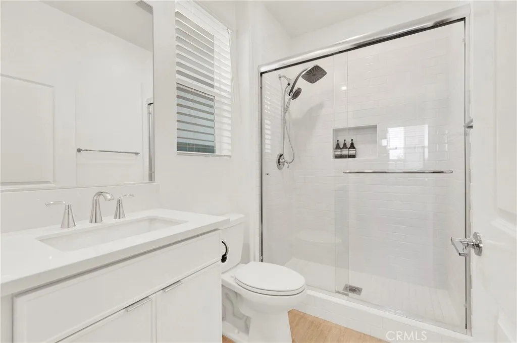 FIRST FLOOR BATHROOM