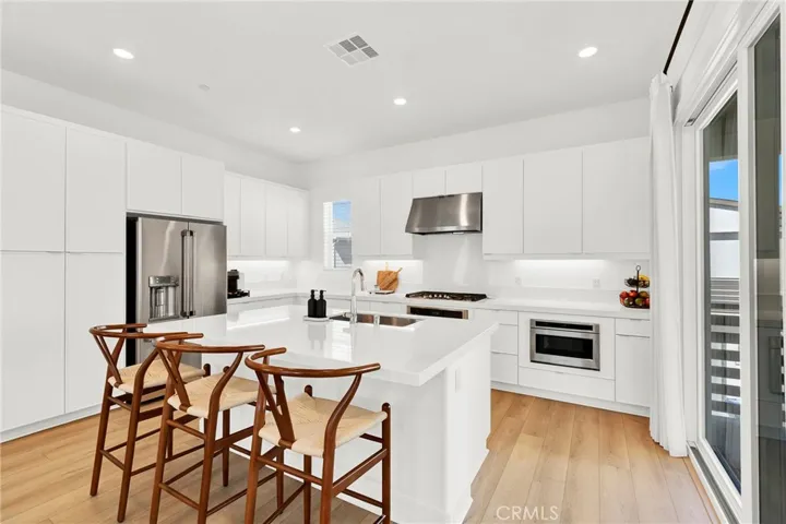 74 Dudley, Irvine, California 92618