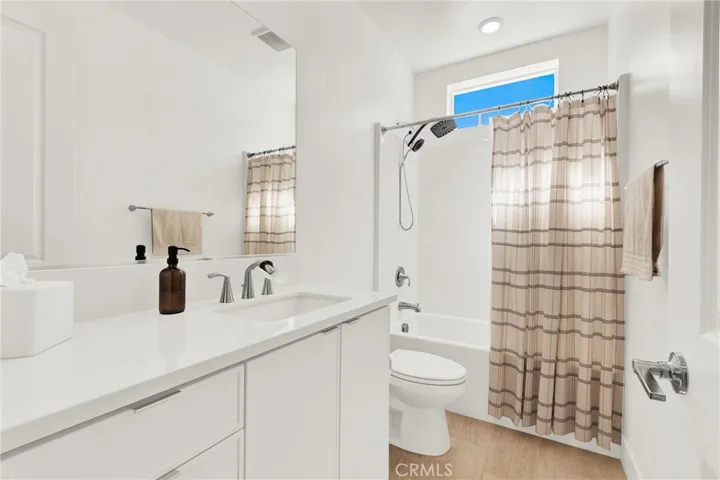 2ND BATHROOM