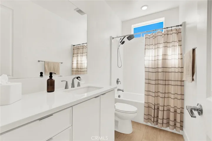 2ND BATHROOM