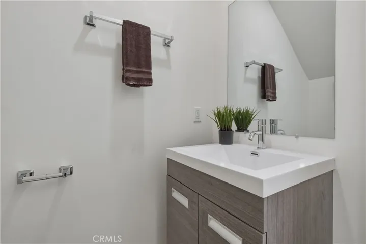 1301 Tamarind Avenue, Hollywood, California 90028