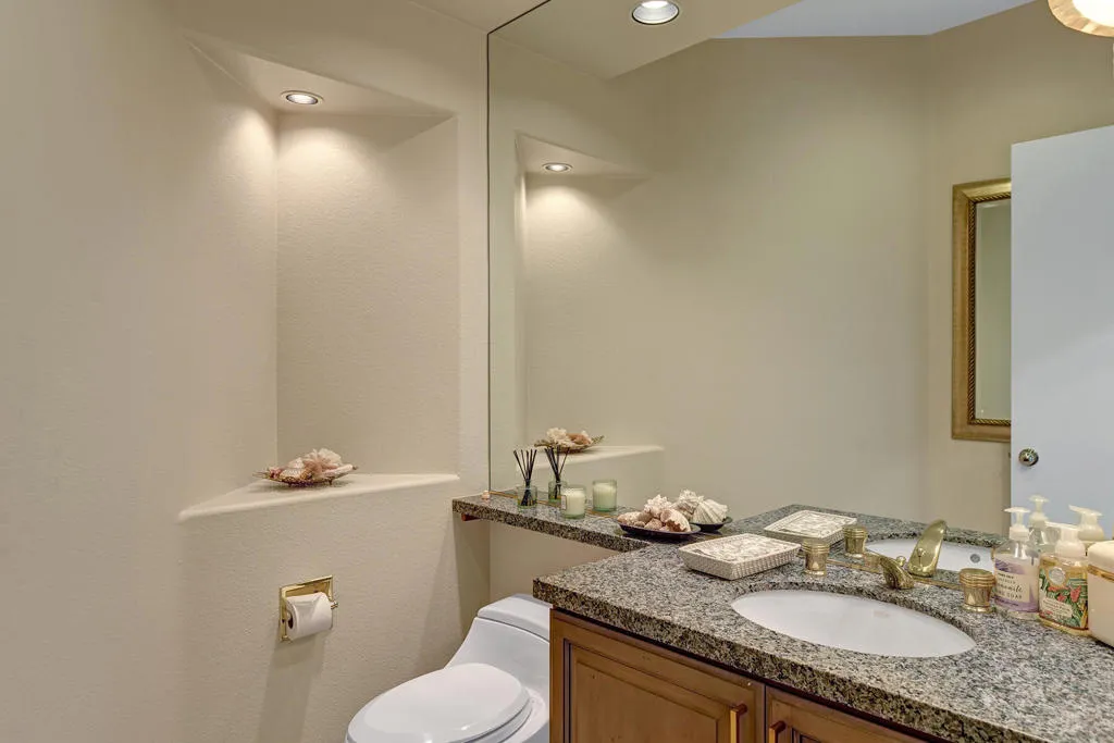 023POWDER ROOM MLS