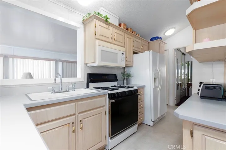 1295 S Cawston, Hemet, California 92545