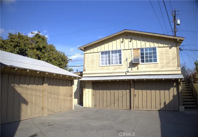 313 S Broadway, Santa Ana, California 92701