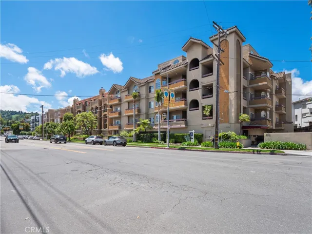 PANORAMIC VIEW OF COMPLEX