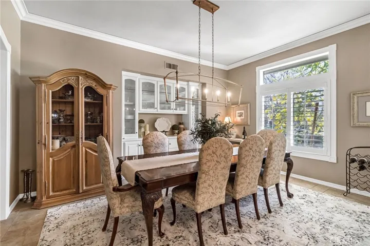 Formal Dining