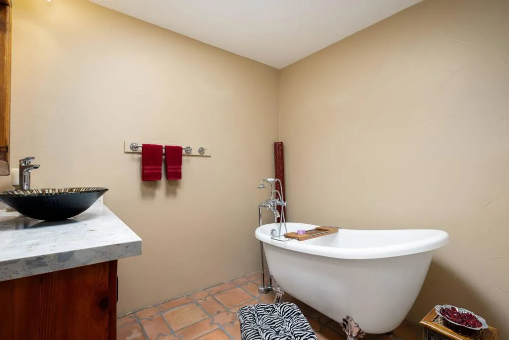 44-web-or-mls-JLCa74_OPMG_0326_044