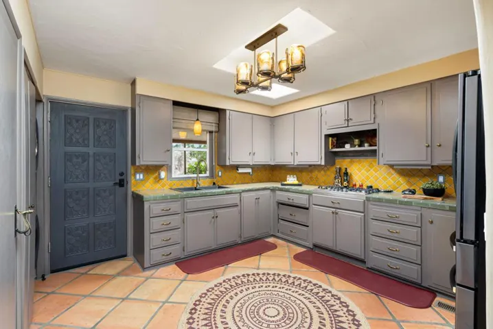 29-web-or-mls-JLCa74_OPMG_0326_029