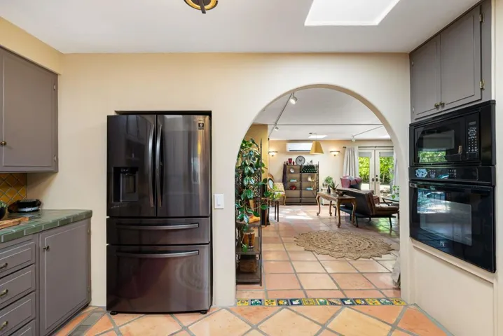 32-web-or-mls-JLCa74_OPMG_0326_032