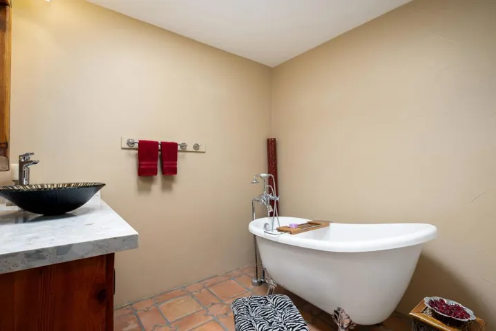 44-web-or-mls-JLCa74_OPMG_0326_044