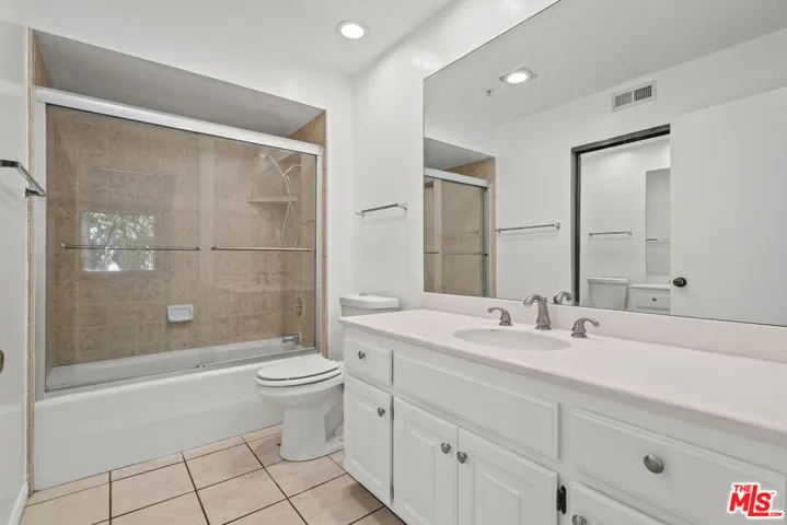 2nd Bath ~ Hall