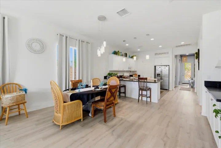 Dining & Kitchen Area