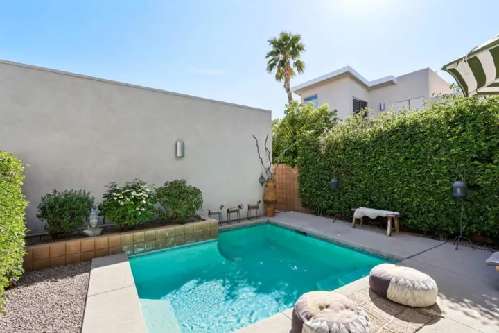 08-Pool-3