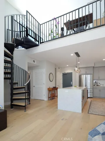 Loft/Kitchen
