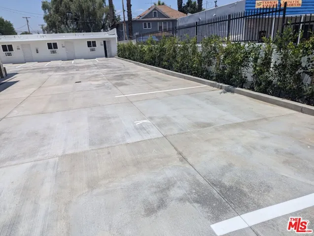 1 car reserved parking space