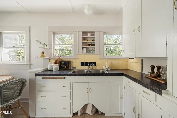 2843-los-olivos-lane-la-crescenta-kitche