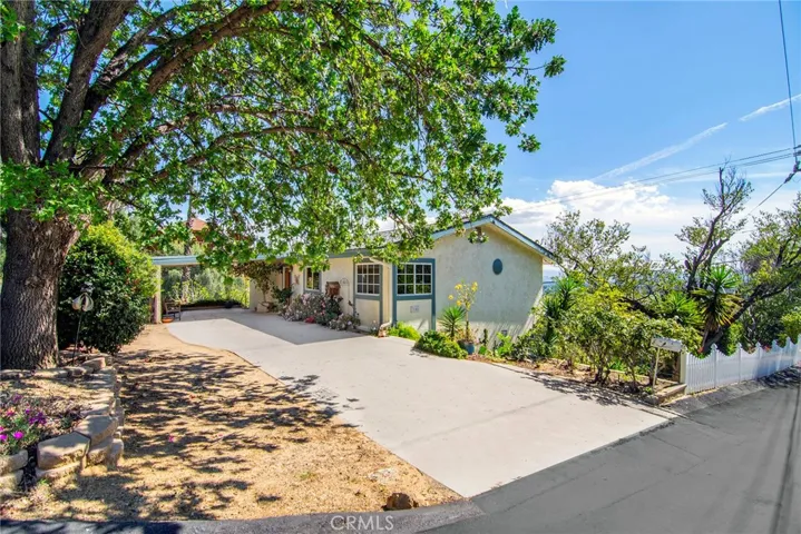 7158 Leota, Canoga Park, California 91304