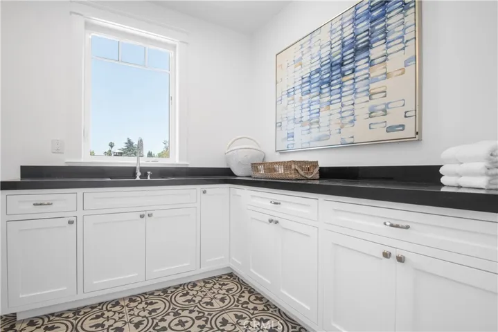 Large laundry room upstairs