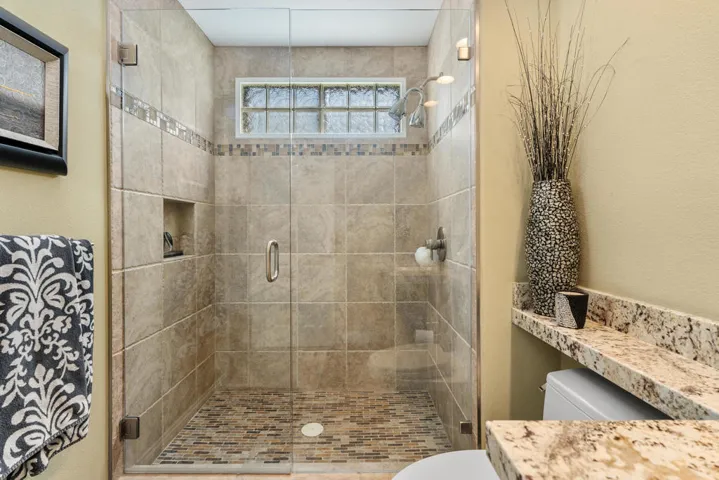 24_12035412_187127_187127-EI-124