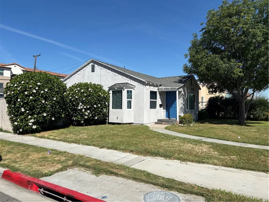 Detached SFR Corner Lot View