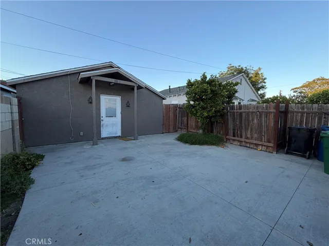 Detached ADU Gated Private Front Patio