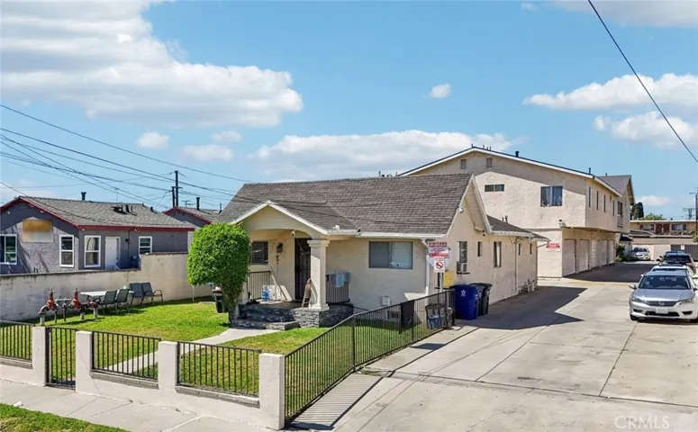 Street view. SFR in front.