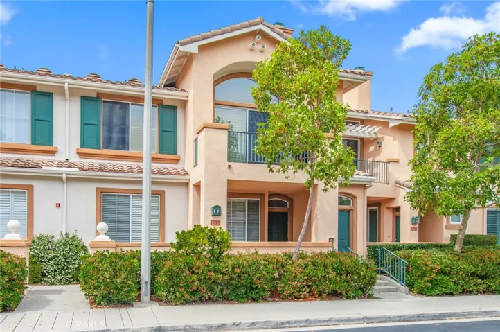 2605 Ladrillo Aisle, Irvine, California 92606