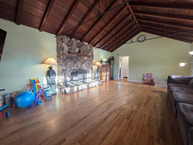 14200 Sycamore Avenue, San Martin, California 95046