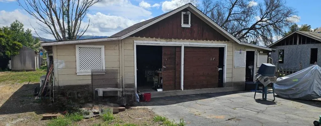 Garage