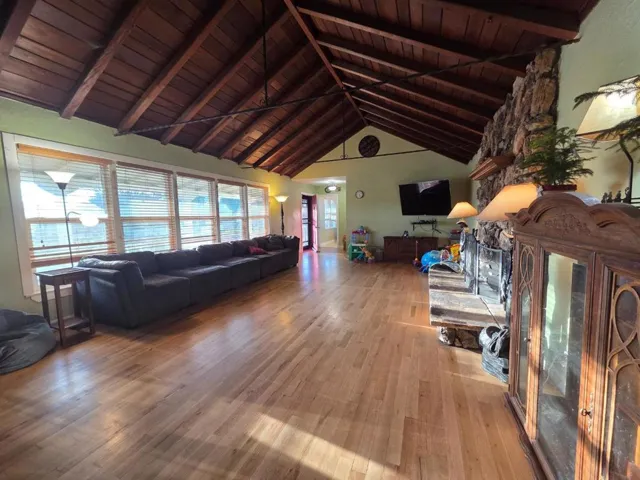 14200 Sycamore Avenue, San Martin, California 95046