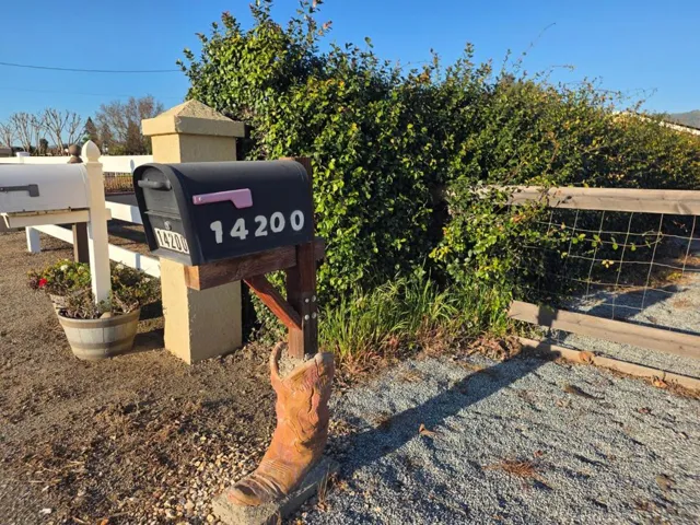 14200 Sycamore Avenue, San Martin, California 95046