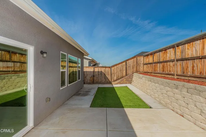 21_back_exterior_2