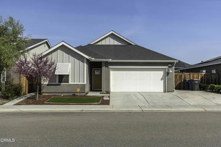 02_front_exterior_2