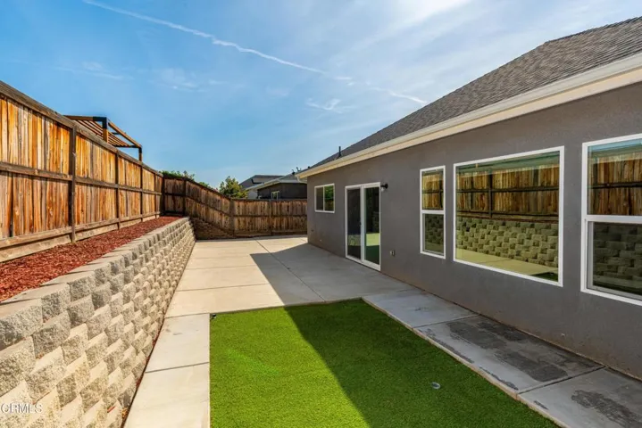 22_back_exterior_3