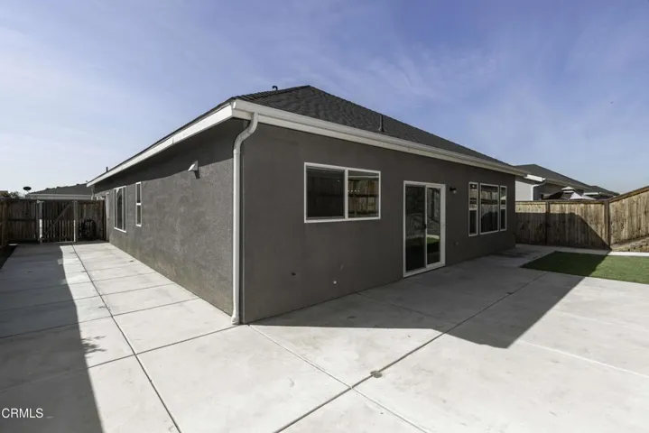 20_back_exterior_1