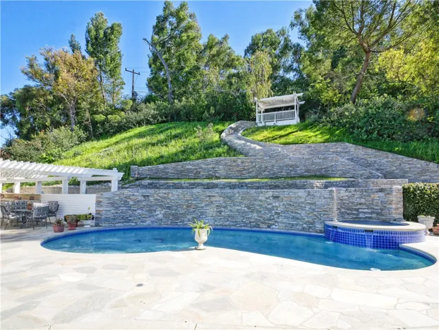 49 Saddleback, Rolling Hills, California 90274