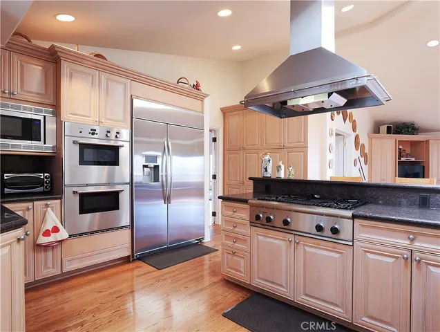 49 Saddleback, Rolling Hills, California 90274