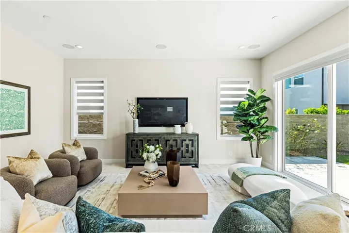 161 Walworth, Lake Forest, California 92630