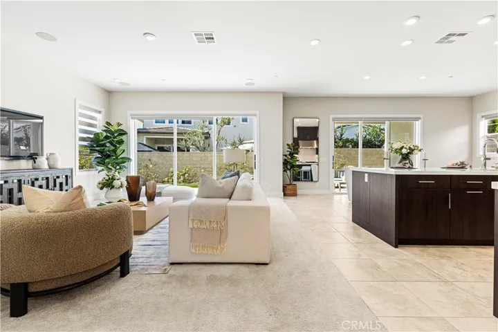 161 Walworth, Lake Forest, California 92630
