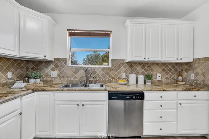 20768 Skouras, Winnetka, California 91306