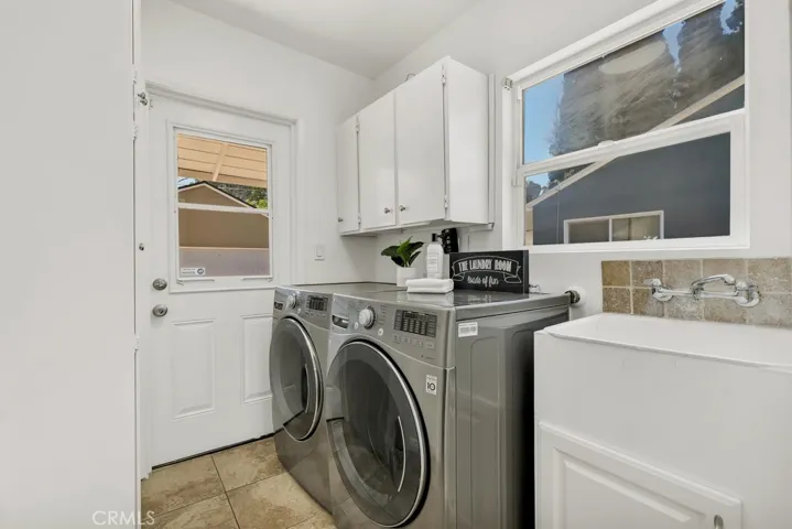 20768 Skouras, Winnetka, California 91306